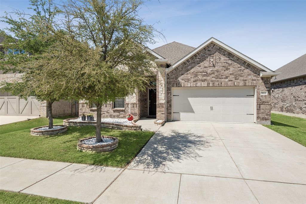 9012 Conroe Drive, Denton, TX 76226 — photo 2