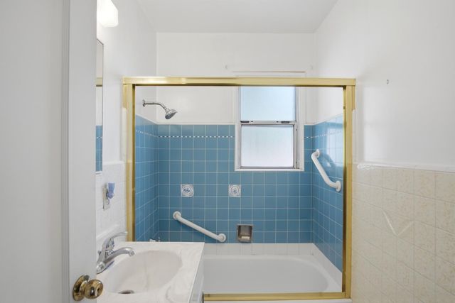 913 Reno Ave, Modesto, CA 95351
