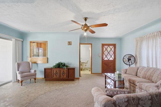 913 Reno Ave, Modesto, CA 95351