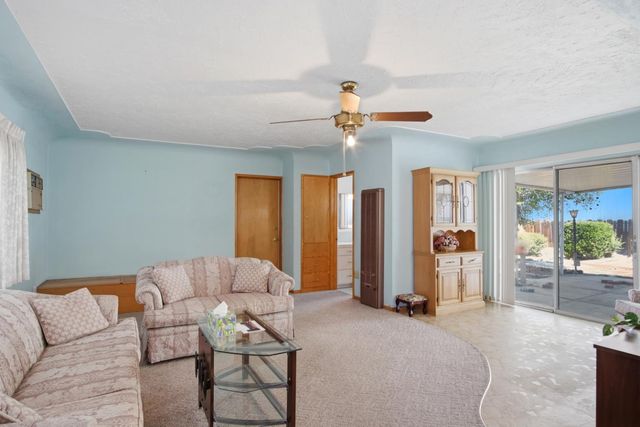 913 Reno Ave, Modesto, CA 95351