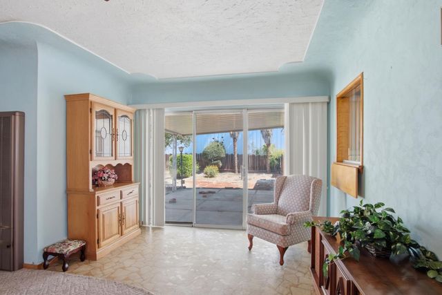 913 Reno Ave, Modesto, CA 95351