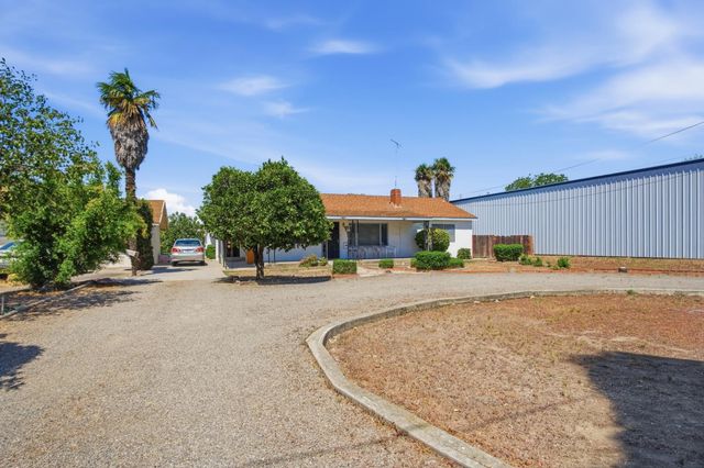 913 Reno Ave, Modesto, CA 95351