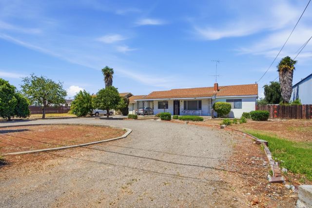 913 Reno Ave, Modesto, CA 95351