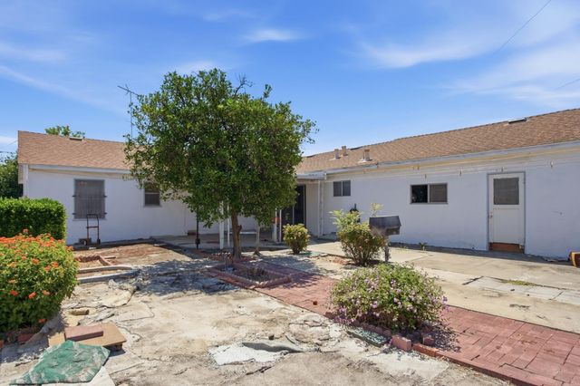 913 Reno Ave, Modesto, CA 95351