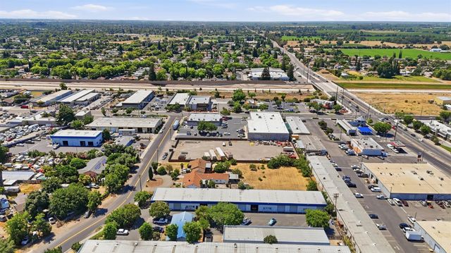 913 Reno Ave, Modesto, CA 95351