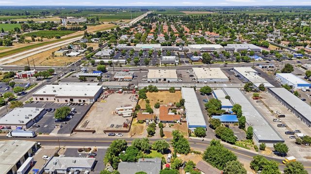 913 Reno Ave, Modesto, CA 95351