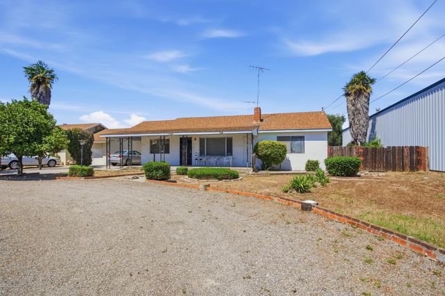 913 Reno Ave, Modesto, CA 95351