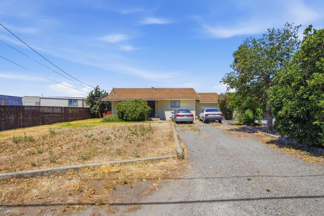 913 Reno Ave, Modesto, CA 95351