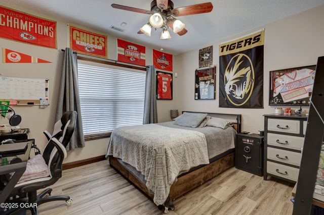 1026 Chesterfield Drive, Webb City, MO 64870