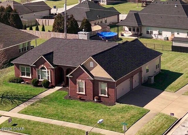 1026 Chesterfield Drive, Webb City, MO 64870