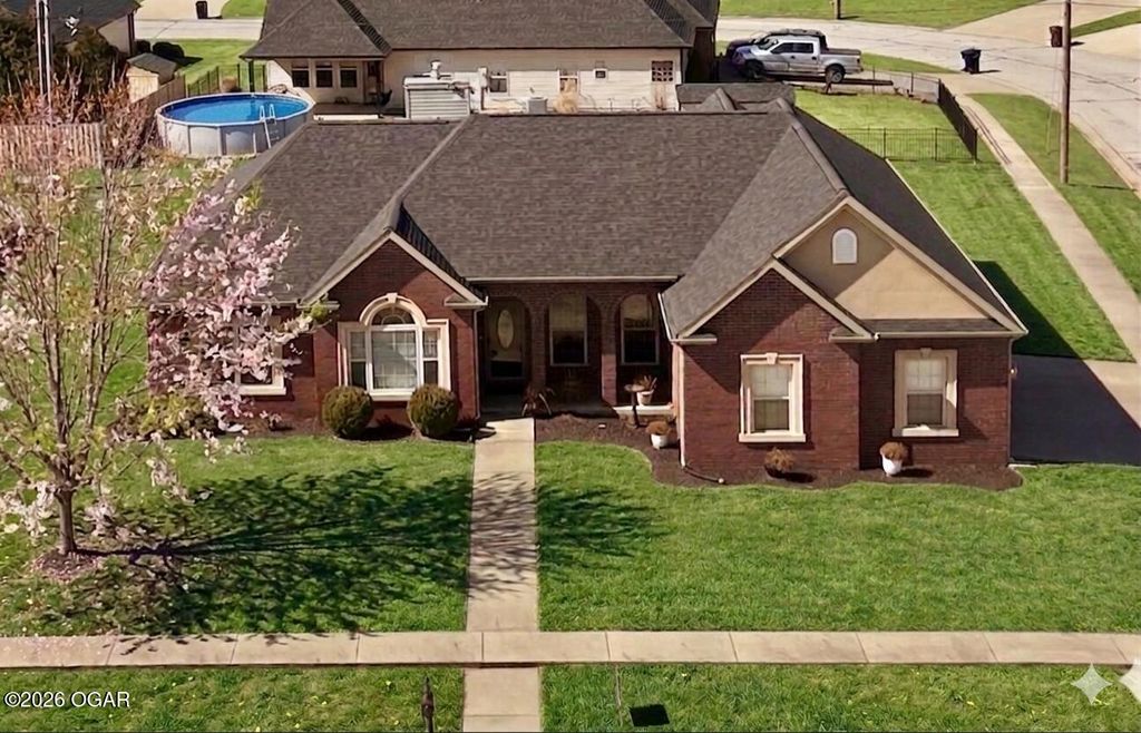 1026 Chesterfield Drive, Webb City, MO 64870