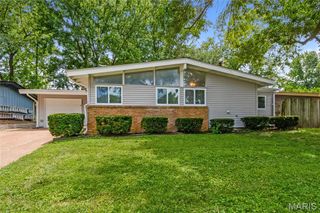 2380 Saint Catherine Street, Florissant, MO 63033