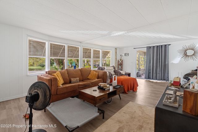 3617 County Road 406, Lake Panasoffkee, FL 33538