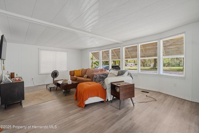 3617 County Road 406, Lake Panasoffkee, FL 33538