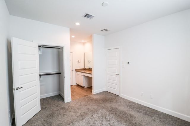 2745 Clinton Drive, Houston, TX 77020