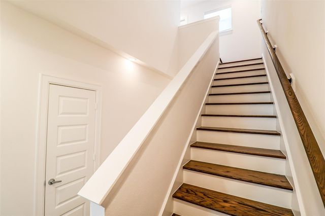 2745 Clinton Drive, Houston, TX 77020