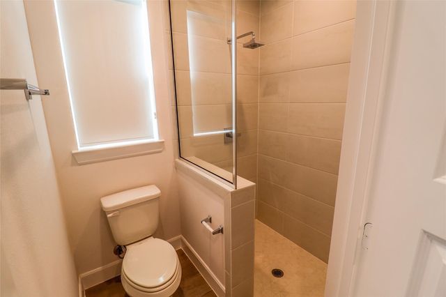 2745 Clinton Drive, Houston, TX 77020