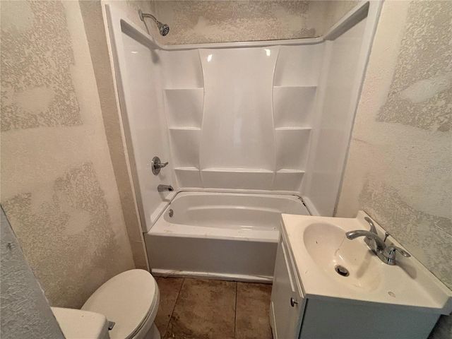 1020 E MAIN STREET, Haines City, FL 33844