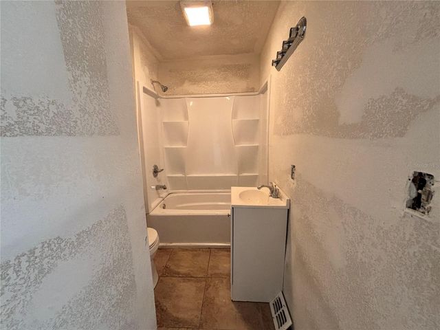 1020 E MAIN STREET, Haines City, FL 33844