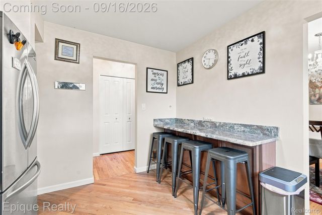 801 W Long Lake Road 7, Bloomfield Charter Township, MI 48302