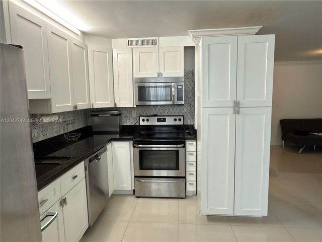 200 172nd St 114, Sunny Isles Beach, FL 33160