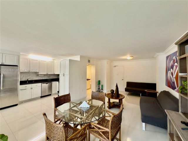 200 172nd St 114, Sunny Isles Beach, FL 33160