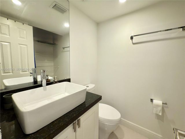 200 172nd St 114, Sunny Isles Beach, FL 33160