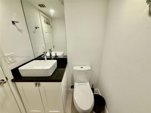 200 172nd St 114, Sunny Isles Beach, FL 33160