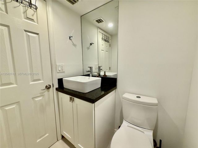 200 172nd St 114, Sunny Isles Beach, FL 33160