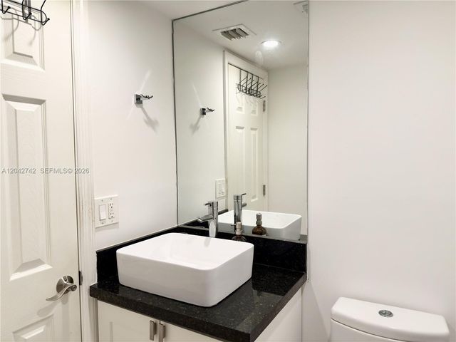200 172nd St 114, Sunny Isles Beach, FL 33160