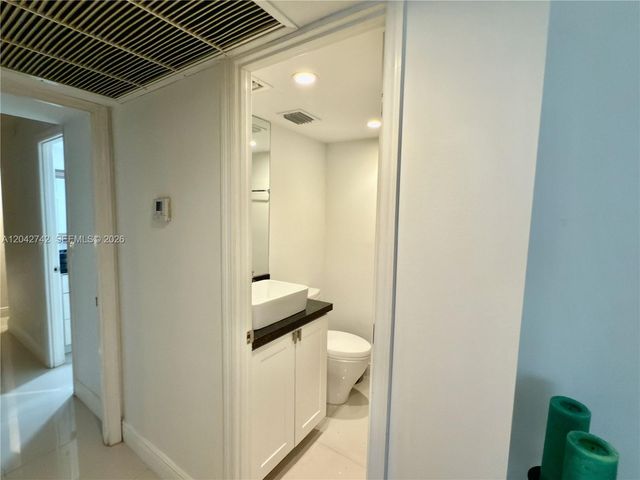 200 172nd St 114, Sunny Isles Beach, FL 33160