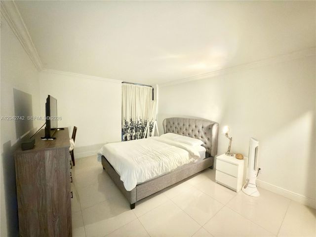 200 172nd St 114, Sunny Isles Beach, FL 33160