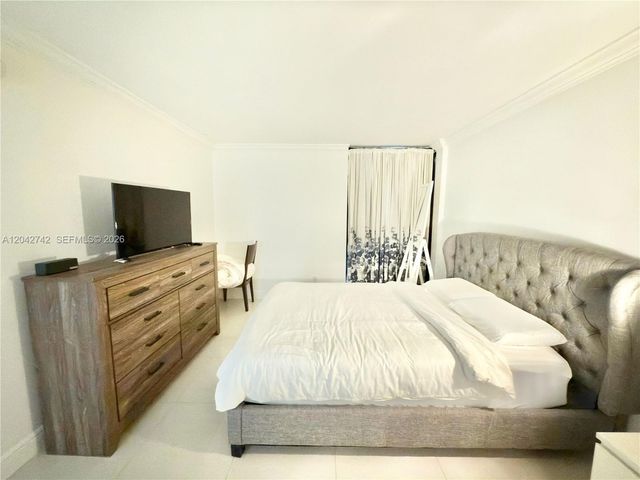 200 172nd St 114, Sunny Isles Beach, FL 33160