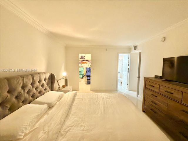 200 172nd St 114, Sunny Isles Beach, FL 33160