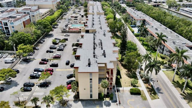 200 172nd St 114, Sunny Isles Beach, FL 33160