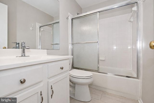 44190 MOSSY BROOK SQ, Ashburn, VA 20147