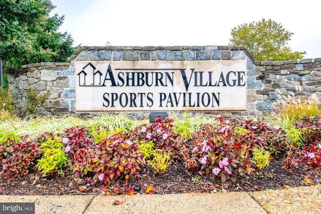 44190 MOSSY BROOK SQ, Ashburn, VA 20147