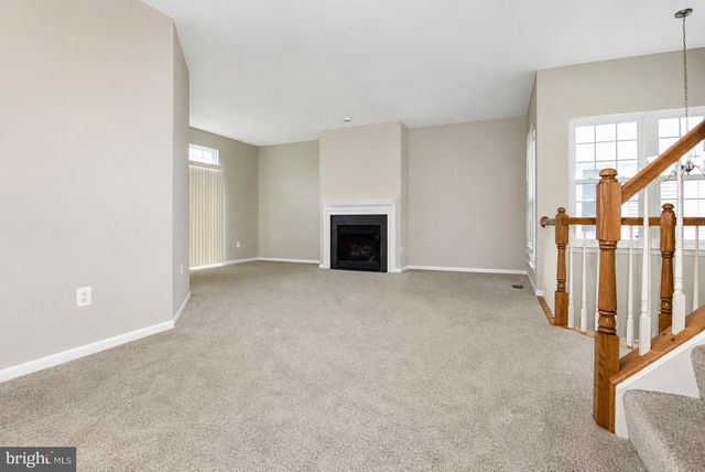 44190 MOSSY BROOK SQ, Ashburn, VA 20147