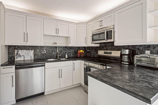 5338 S Fountains Dr Drive S, Lake Worth, FL 33467