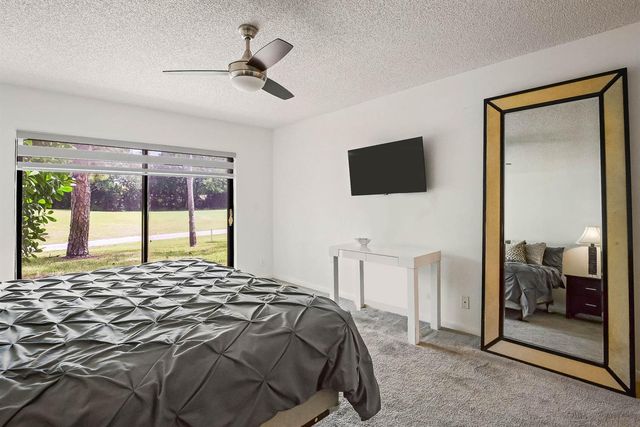 5338 S Fountains Dr Drive S, Lake Worth, FL 33467