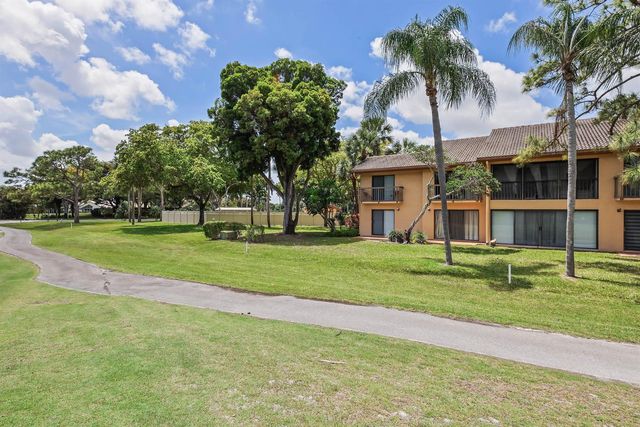 5338 S Fountains Dr Drive S, Lake Worth, FL 33467