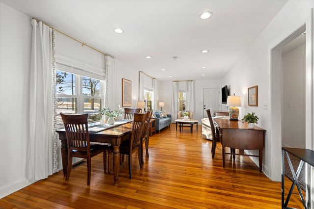 74 College Road, Stratham, NH 03885