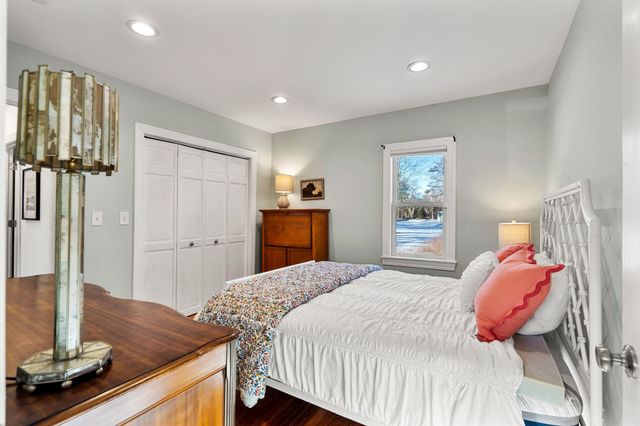 74 College Road, Stratham, NH 03885