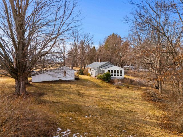 74 College Road, Stratham, NH 03885