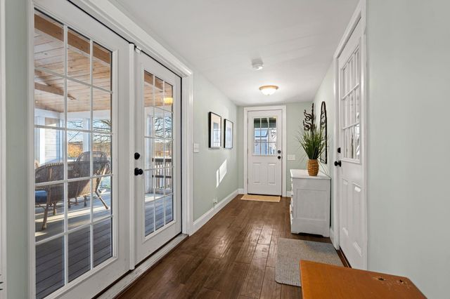 74 College Road, Stratham, NH 03885