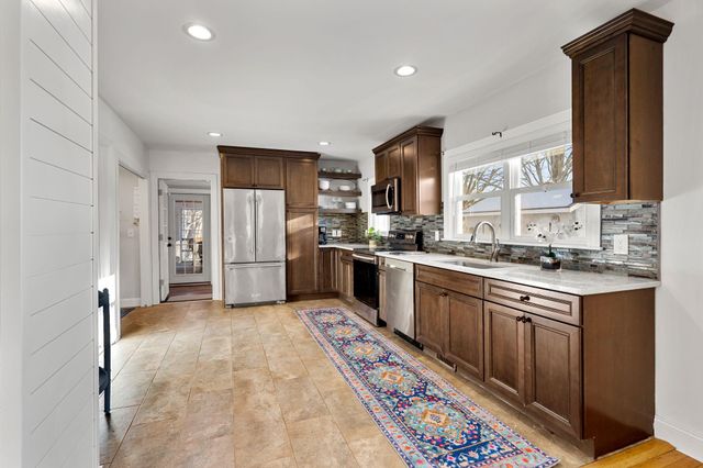 74 College Road, Stratham, NH 03885