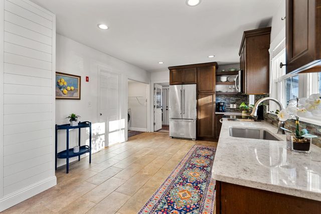 74 College Road, Stratham, NH 03885