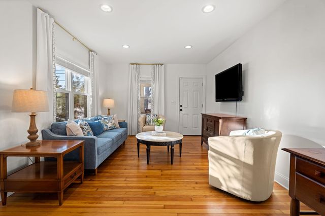 74 College Road, Stratham, NH 03885