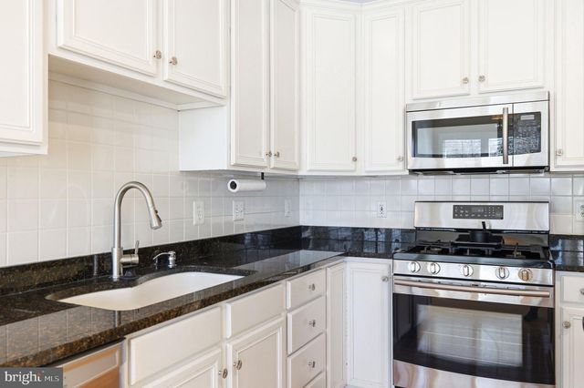 21369 SAWYER SQ, Ashburn, VA 20147