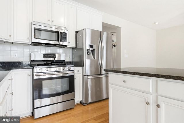 21369 SAWYER SQ, Ashburn, VA 20147